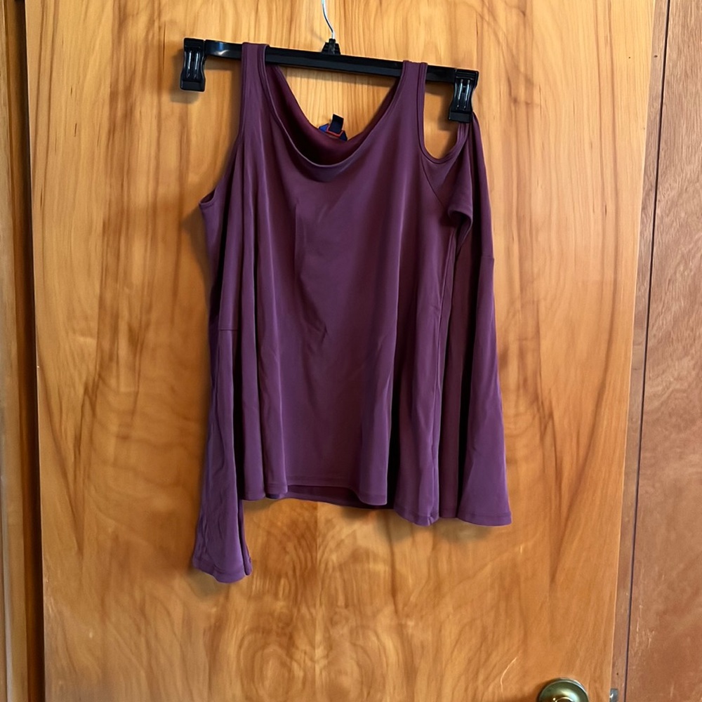Open shoulder shirt with flair sleeves